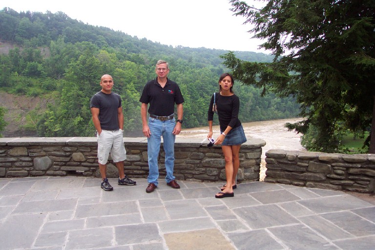 Click to see big picture (768x512 pixels; 156 KB))