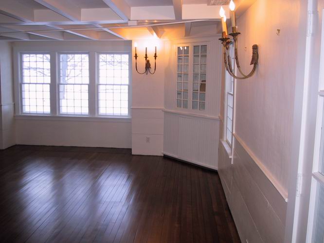 Click to see big picture (666x500 pixels; 44 KB))