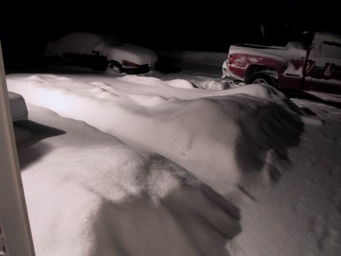 Click to see big picture (666x500 pixels; 34 KB))