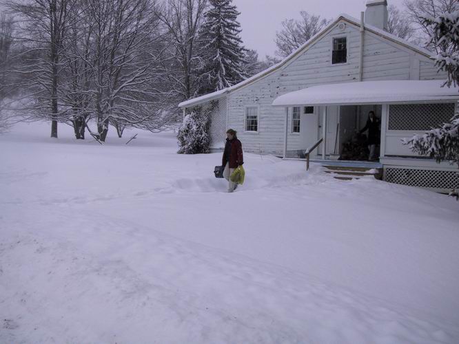 Click to see big picture (666x500 pixels; 55 KB))