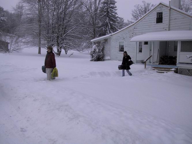 Click to see big picture (666x500 pixels; 52 KB))