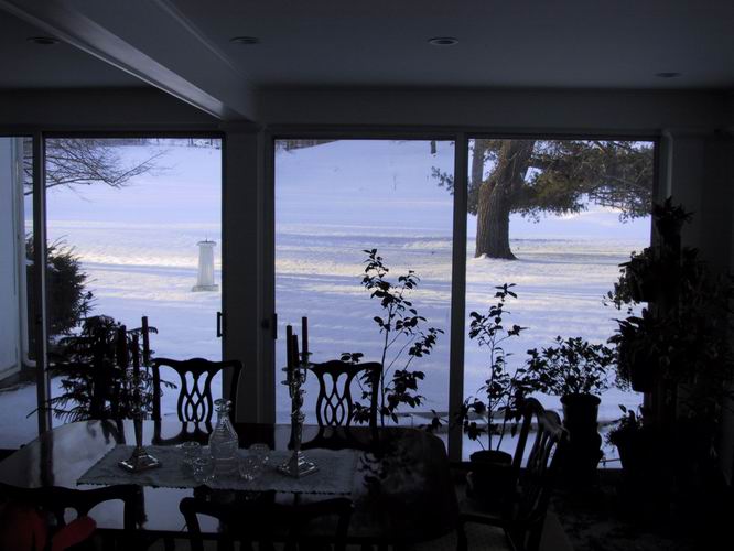 Click to see big picture (666x500 pixels; 56 KB))