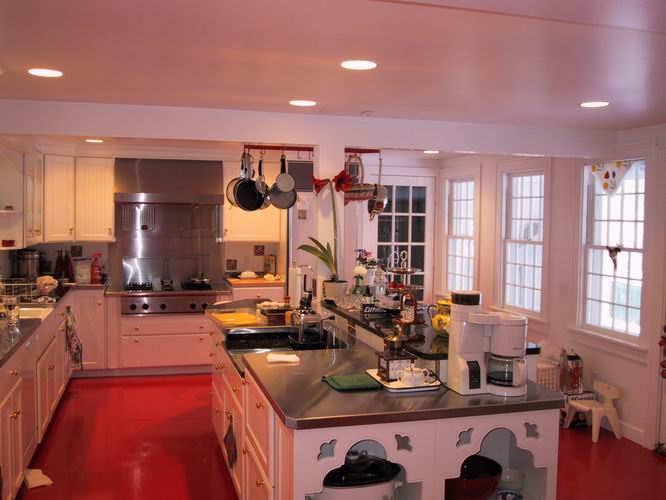 Click to see big picture (666x500 pixels; 54 KB))