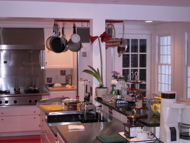 Click to see big picture (666x500 pixels; 59 KB))