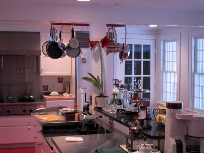 Click to see big picture (666x500 pixels; 53 KB))