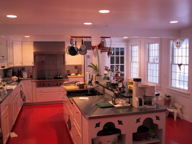 Click to see big picture (666x500 pixels; 53 KB))