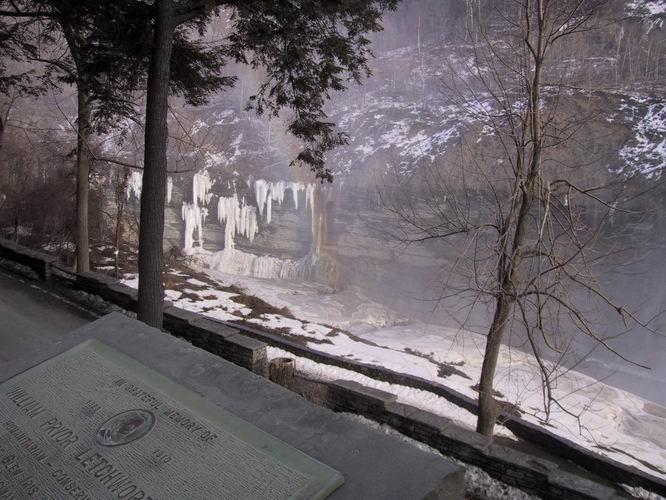 Click to see big picture (666x500 pixels; 81 KB))