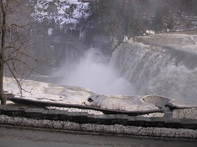 Click to see big picture (666x500 pixels; 65 KB))