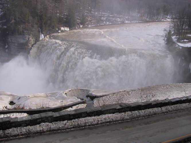 Click to see big picture (666x500 pixels; 59 KB))