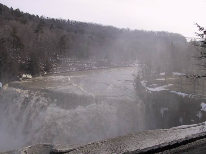 Click to see big picture (666x500 pixels; 44 KB))