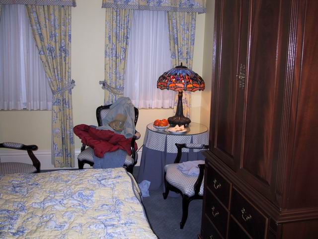 Click to see big picture (640x480 pixels; 58 KB))