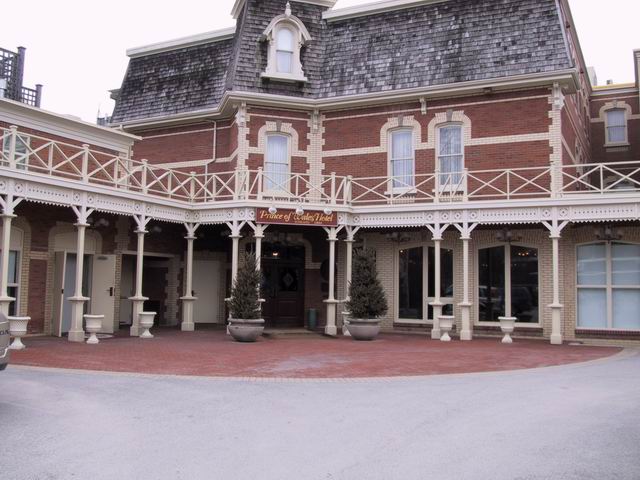 Click to see big picture (640x480 pixels; 67 KB))