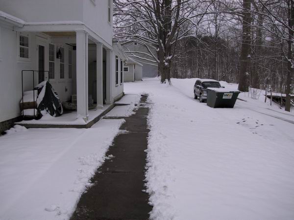 Click to see big picture (600x450 pixels; 48 KB))