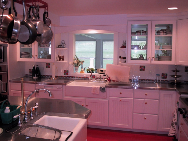 Click to see big picture (800x600 pixels; 356 KB))