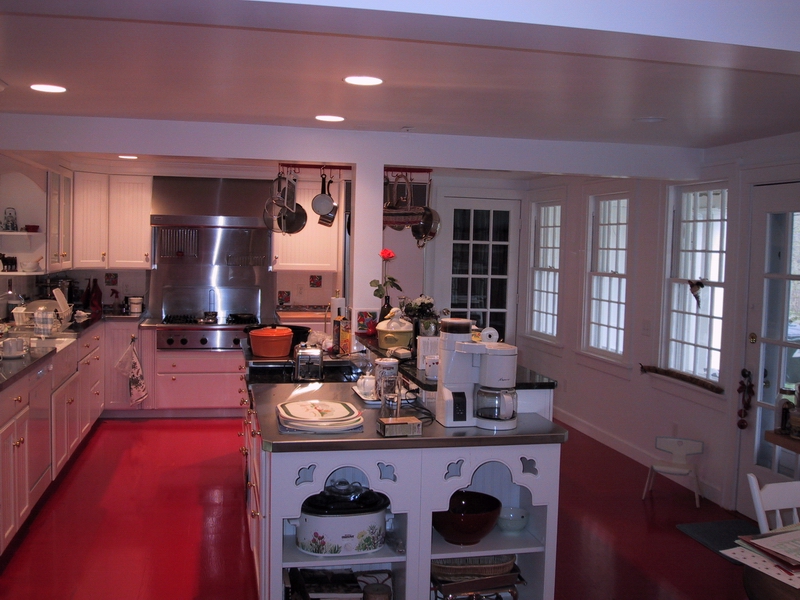 Click to see big picture (800x600 pixels; 347 KB))