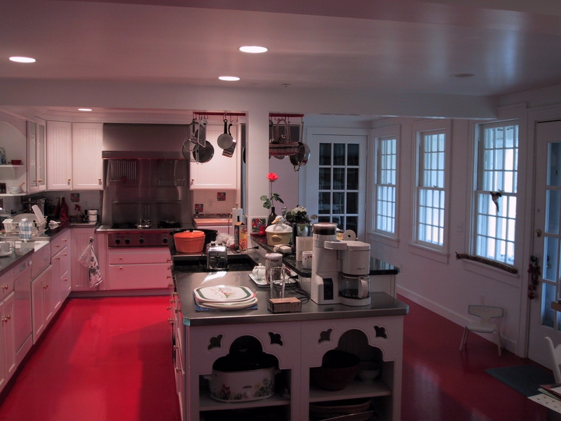 Click to see big picture (800x600 pixels; 334 KB))