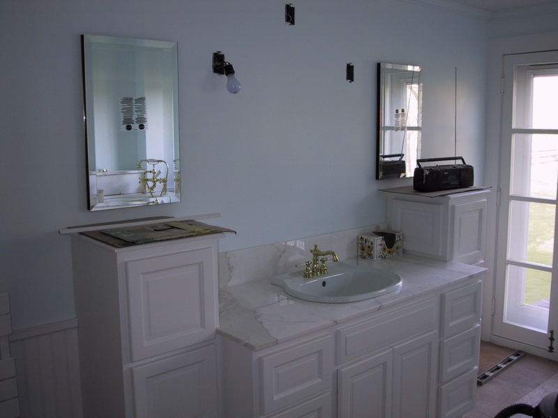 Click to see big picture (800x600 pixels; 291 KB))