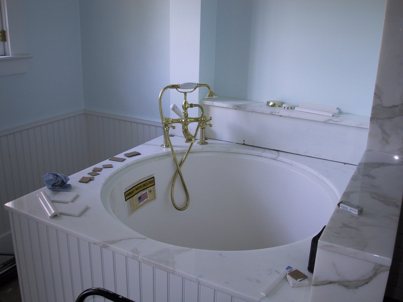 Click to see big picture (800x600 pixels; 296 KB))