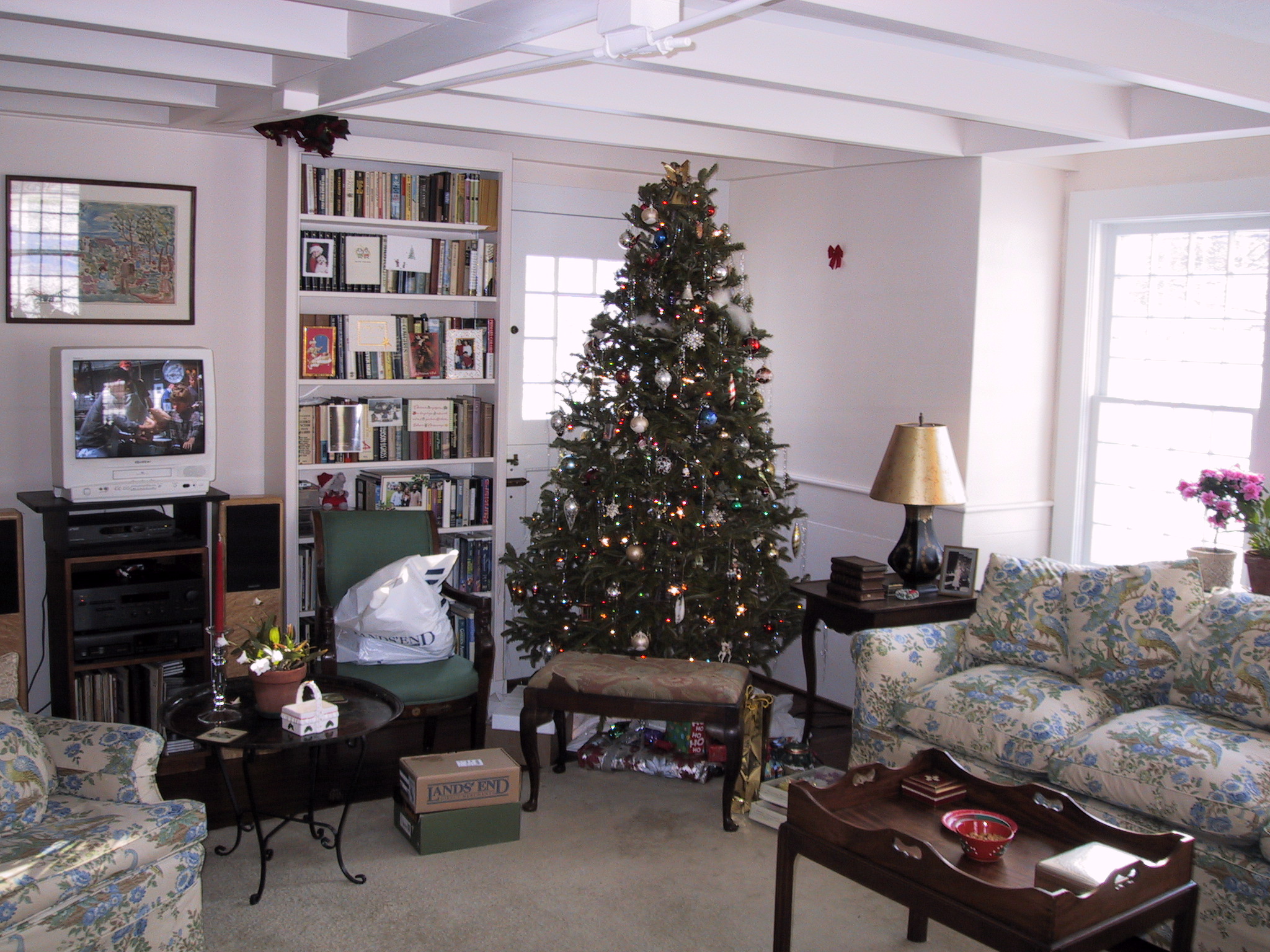 Click to see big picture (2048x1536 pixels; 950 KB))