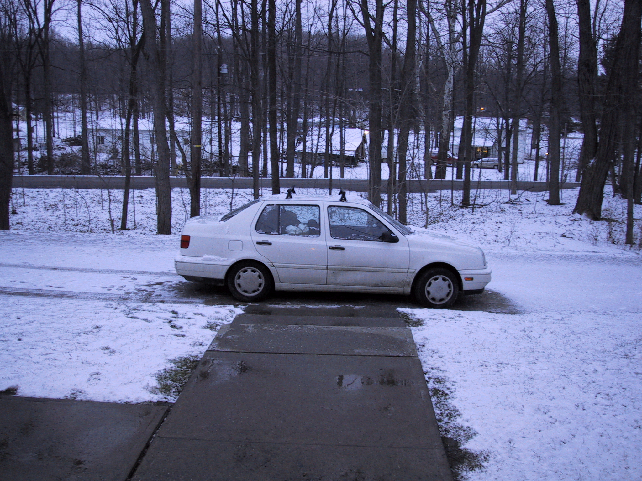 Click to see big picture (2048x1536 pixels; 2546 KB))