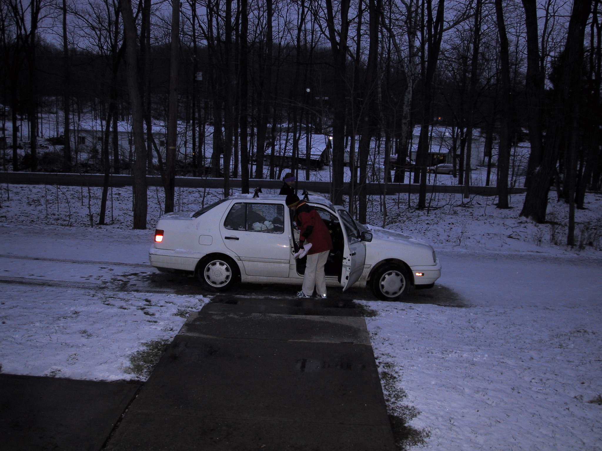 Click to see big picture (2048x1536 pixels; 2283 KB))