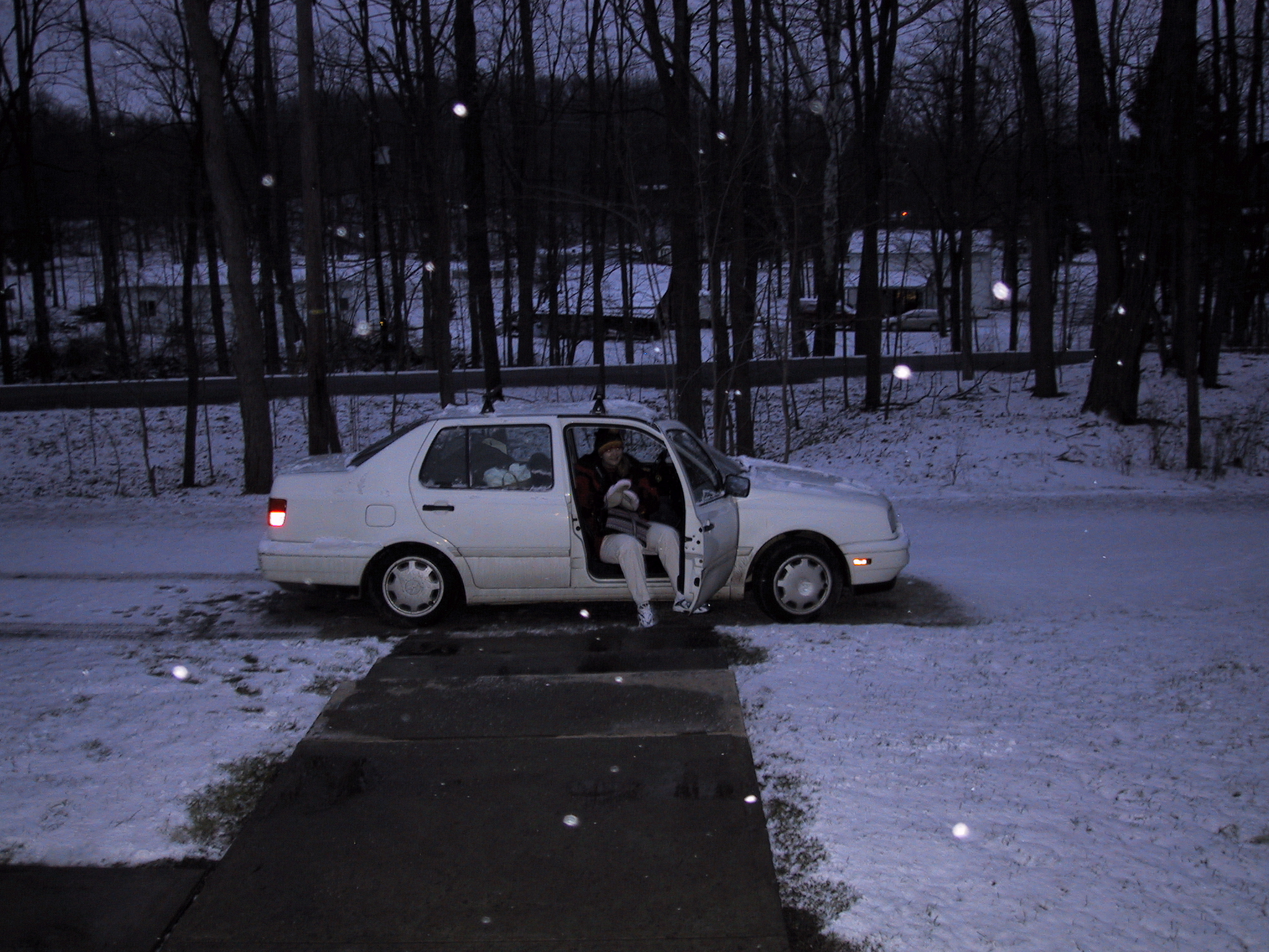 Click to see big picture (2048x1536 pixels; 2214 KB))