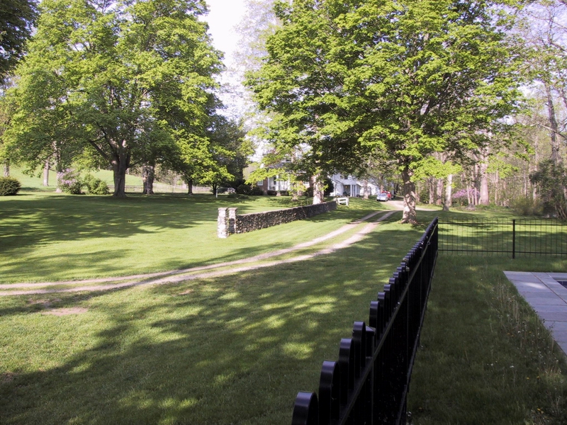 Click to see big picture (800x600 pixels; 477 KB))