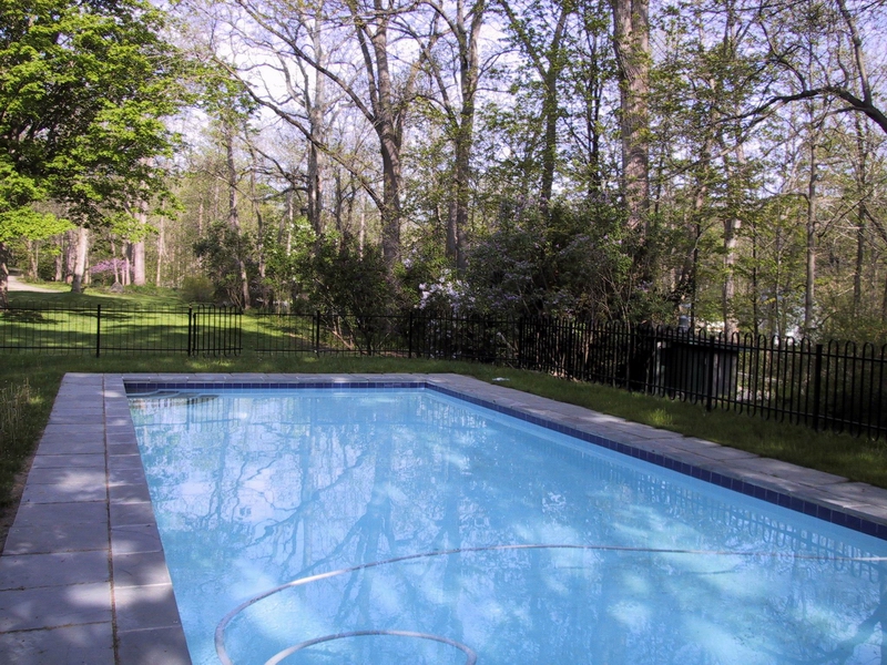 Click to see big picture (800x600 pixels; 480 KB))