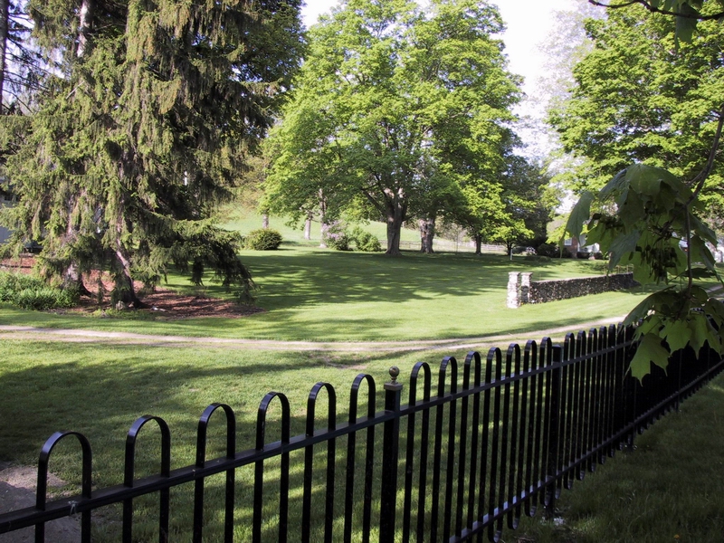 Click to see big picture (800x600 pixels; 486 KB))