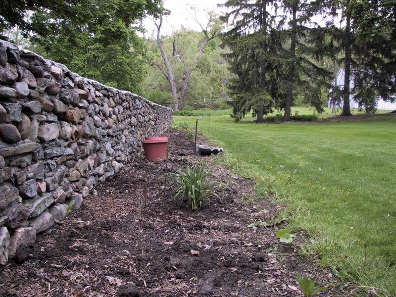 Click to see big picture (800x600 pixels; 164 KB))