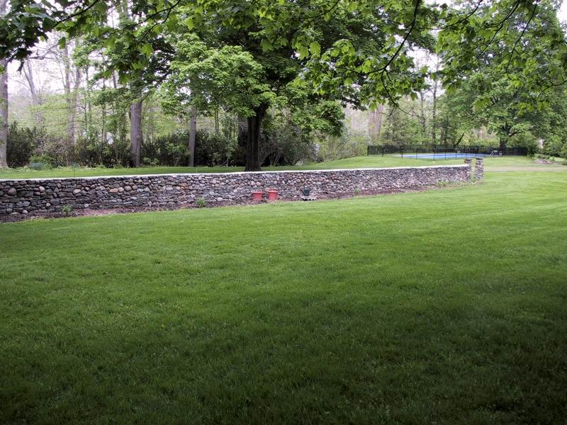 Click to see big picture (800x600 pixels; 136 KB))